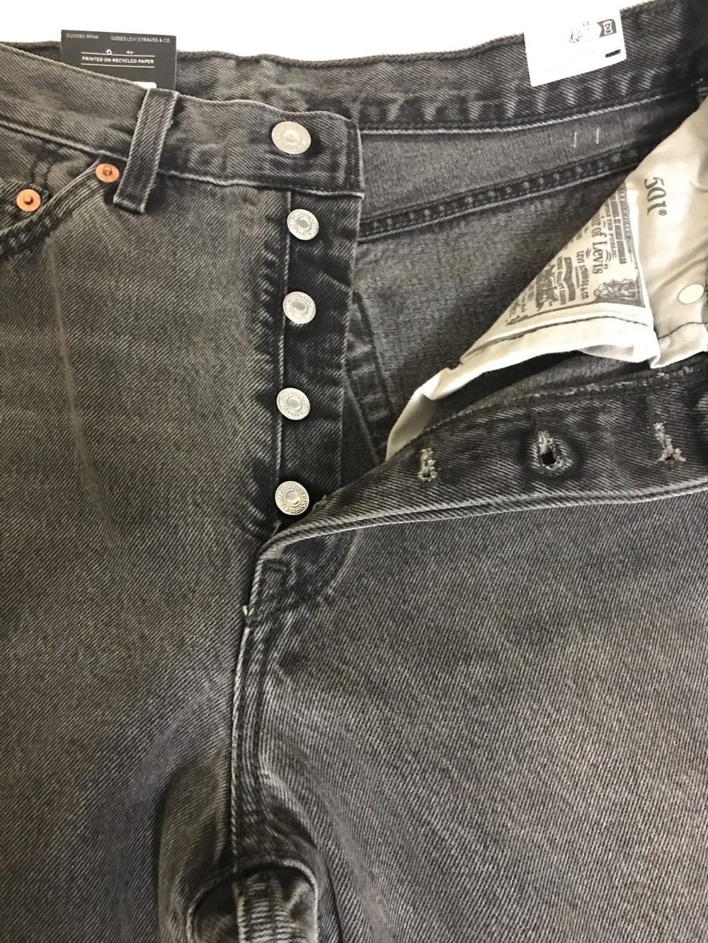 Levi's 501 ‘81 Women’s Front Button Straight Leg High Rise Tapered Charcoal Jean - Picture 12 of 12